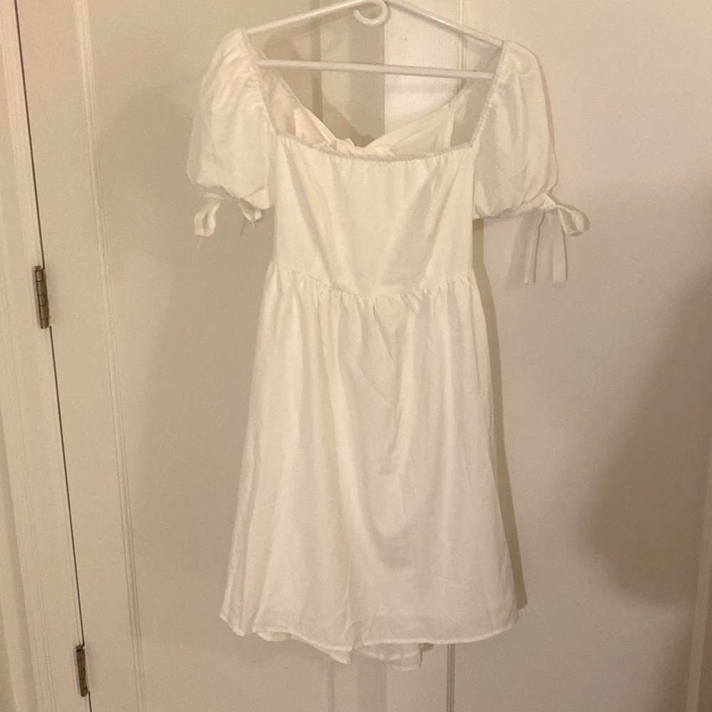 ***SUPER CUTE AND RARE - Puff Sleeve Back Tie Dress